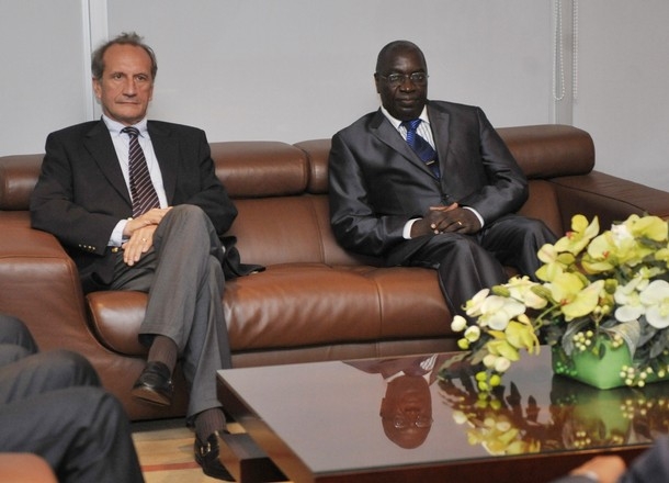 Gérard Longuet (ministre français de la défense) : «Les frontières ivoiriennes sont protégées»